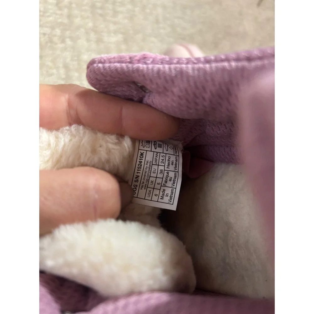 UGG‎ Kids Pink Fur Lined Fashion Sneakers Shoes Size 6